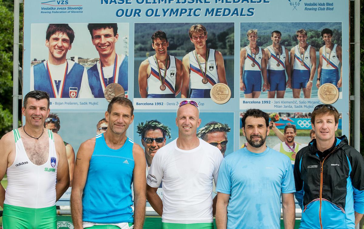 Sadik Mujkić, Milan Janša, Jani Klemenčič, Denis Žvegelj in Iztok Čop | Junaki Barcelone: Sadik Mujkić, Milan Janša, Jani Klemenčič, Denis Žvegelj in Iztok Čop. Na fotografiji, ki je nastala ob 25 obletnici osvajanja prvih olimpijskih medalj za samostojno Slovenijo, manjka žal že pokojni Sašo Mirjanič. | Foto Vid Ponikvar