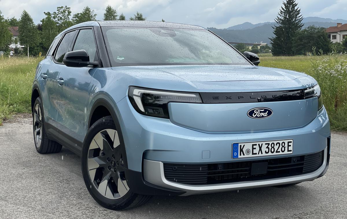 Ford explorer | Ford explorer je dolg 4,46 metra, njegovo medosje meri 2,76 metra. Za primerjavo - električno najuspešnejša tesla model Y je dolg 4,75 metra.  | Foto Gregor Pavšič