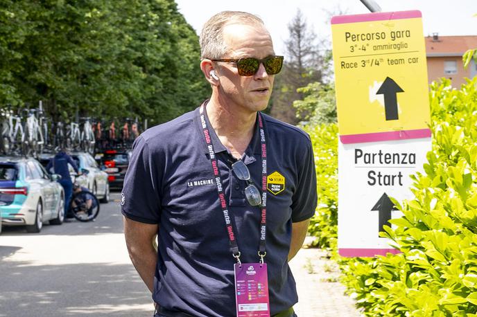 Giro 2024 Richard Plugge | Richard Plugge ni zadovoljen z dejstvom, da na Dirki po Poljski radijske povezave niso dovoljene. | Foto Ana Kovač