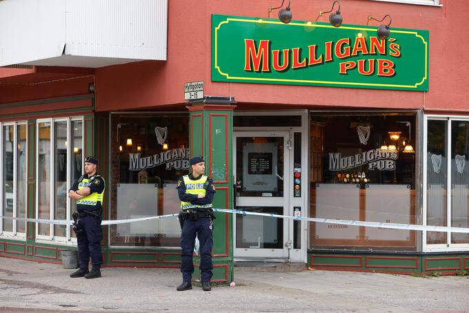 Policija še preiskuje ozadje streljanja.  | Foto: Reuters