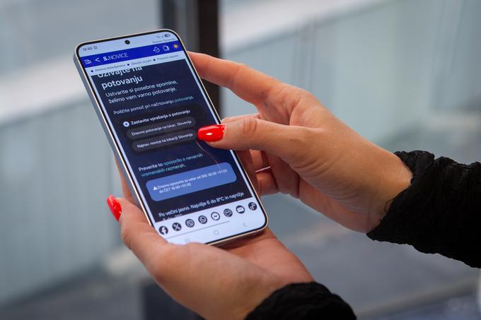 Samsungova serija pametnih telefonov Galaxy S nas je že pred leti razvadila z odličnim jasnim in preglednim zaslonskim prikazom. | Foto: Gaja Hanuna