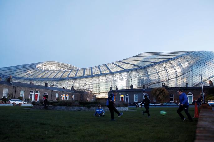 Dublin | Nogometna zveza Irske (FAI) je Evropski nogometni zvezi (Uefa) uradno sporočila, da bo v Dublinu gostila predvidene štiri tekme evropskega prvenstva prihodnje leto.  | Foto Reuters