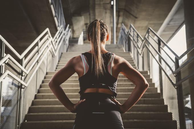 Potenje je normalna telesna funkcija, a na povečano potenje lahko vplivajo tudi psihični stres, hormonske spremembe v nosečnosti in menopavzi ter debelost. Vzrok so lahko tudi nekatere bolezni. | Foto: Getty Images