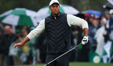 Tiger Woods s krči v hrbtu