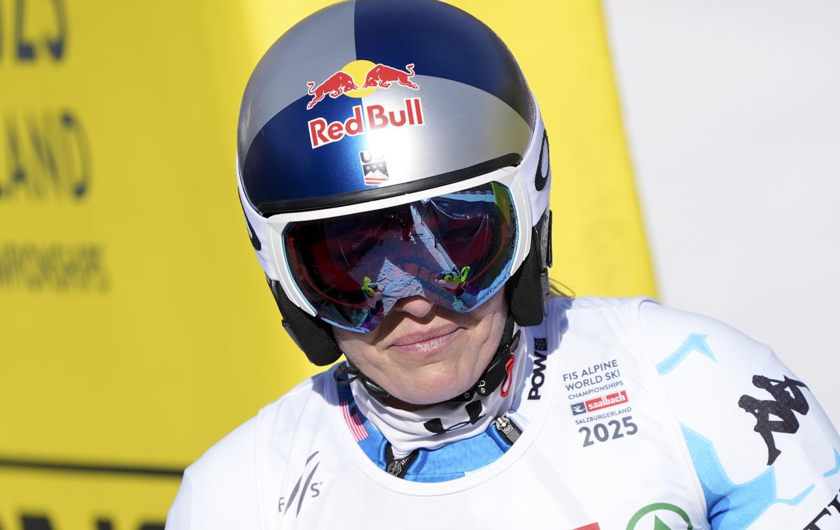 Lindsey Vonn | Lindsey Vonn je odstopila, ob udarcu v kol pa prejela močan udarec v rame, zato grimasa v ciljnem izteku. | Foto Guliverimage