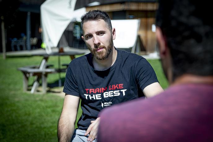 Uroš Ninić | Uroš Ninić nam je podrobno razložil, s kakšnim treningom se ukvarjajo v New Era Basketball. | Foto Ana Kovač