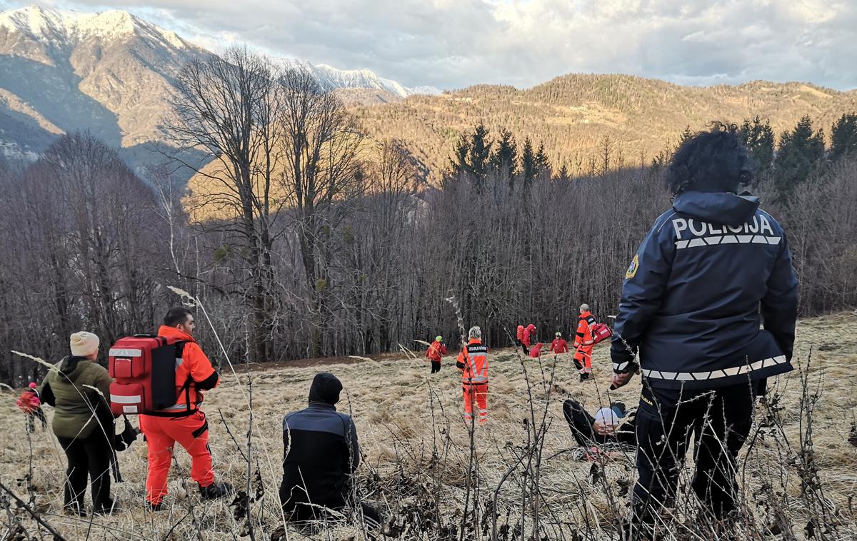 iskalna akcija Tolminsko | Iskanje pogrešane se je dobro izteklo. Policisti PU Nova Gorica se zahvaljujejo vsem sodelujočim, ki so bili aktivno vključeni v uspešno izvedeno iskalno akcijo. "Prav tako pa se zahvaljujemo tudi vsem občanom, ki so policiji v tem času zagotavljali koristne informacije v zvezi z izginotjem starejše osebe," so sporočili iz Nove Gorice.  | Foto PU Nova Gorica