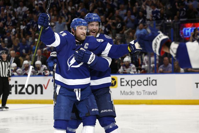 Steven Stamkos | Steven Stamkos je na začetku tretje četrtine izenačil na 2:2. | Foto Reuters