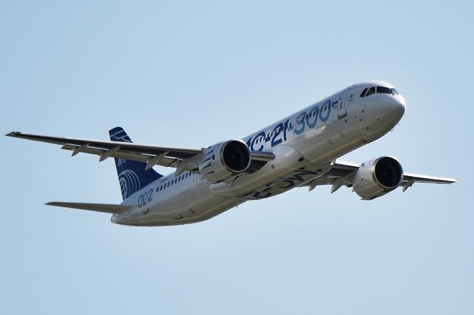 letalo irkut MC-21 | MC-21 bo lahko sprejel od 163 do 211 potnikov. Letalo je neposredni tekmec boeinga 737 in airbusa A320. | Foto Reuters