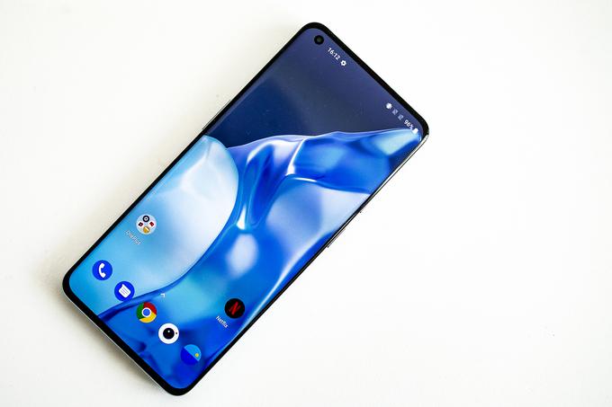 OnePlus 9 Pro je zmogljivejši v dvojcu novih pametnih telefonov serije OnePlus 9. | Foto: Ana Kovač