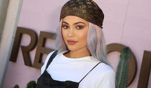 Kylie Jenner ima po petih letih spet naravne ustnice #foto