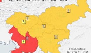 Danes peklensko, na Primorskem rdeč alarm