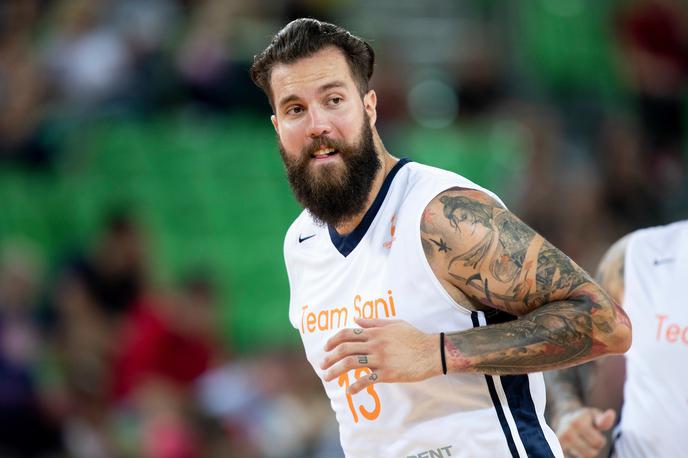 Miroslav Raduljica | Miroslav Raduljica z novo azijsko pogodbo | Foto Sportida