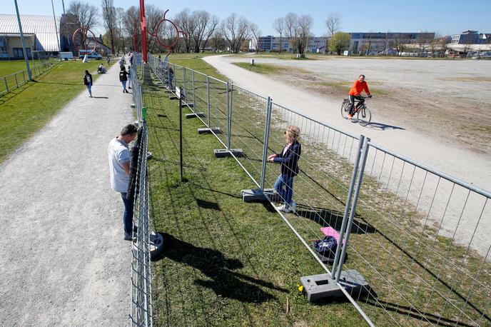 Kreuzlingen in Konstanz | Mesti Kreuzlingen in Konstanz po novem ločujeta dve ograji. | Foto Reuters