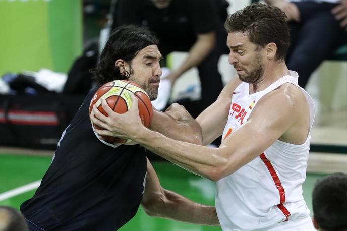 Luis Scola in Pau Gasol | Veterana Luis Scola in Pau Gasol (oba 41 let) na Japonsko po labodji spev | Foto Guliver Image