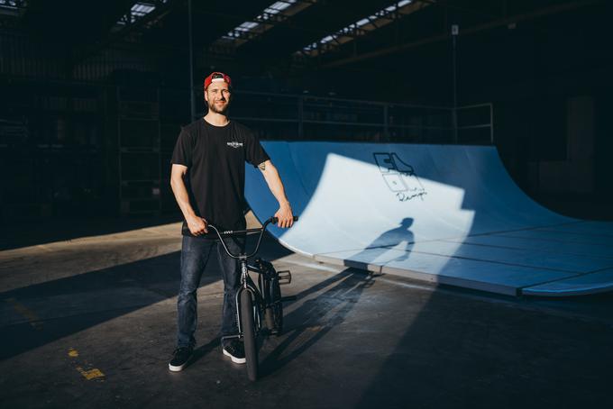 32-letni Glavič je po poklicu profesor športne vzgoje, po duši pa zaljubljenec v BMX šport. | Foto: Klemen Humar