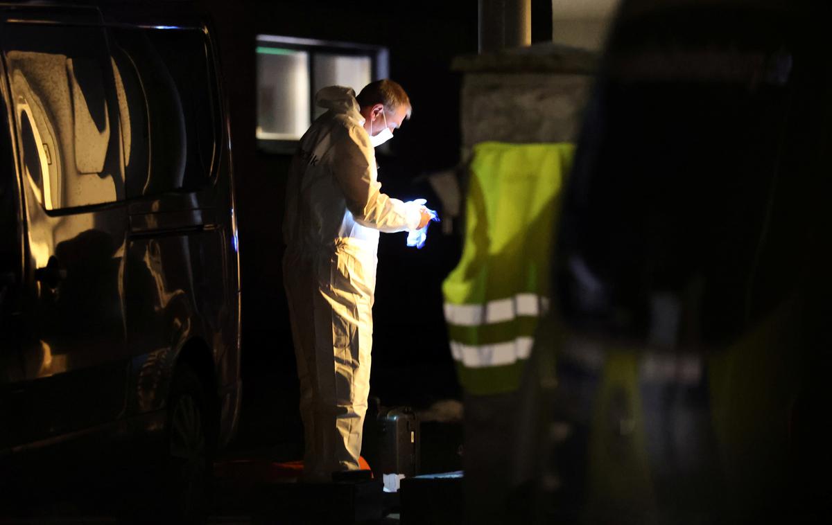 V stanovanju blizu Berlina našli pet trupel |  V dolgem poslovilnem pismu, ki ga je našla policija, je pokojnik zapisal, da je ponaredil potrdilo o cepljenju za ženo.  | Foto Reuters