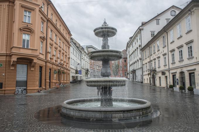 Ob večerih bodo Trg francoske revolucije in bar LP z zvoki napolnili didžeji: Drago Ivanuša, Sašo Kalan in Mitja Vrhovnik Smrekar. | Foto: 