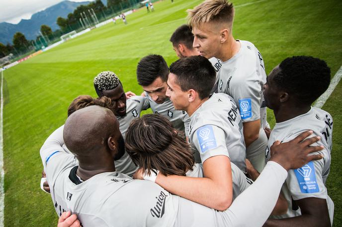 NK Triglav Kranj NK Olimpija | Nogometaši Olimpije so v Kranju zaostajali že z 0:2, nato pa po izjemnem preobratu osvojil vse tri točke. | Foto Peter Podobnik/Sportida