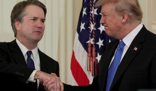 Trump ukazal, naj FBI preišče obtožbe proti Kavanaughu