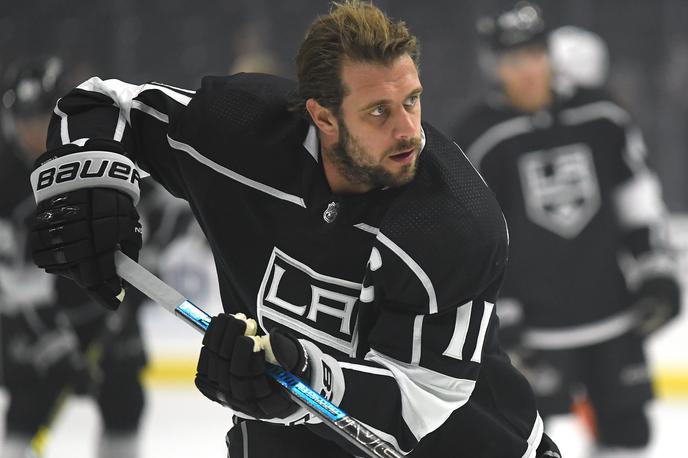 Anže Kopitar | Anže Kopitar se je s soigralci razveselil prve zmage. | Foto Getty Images