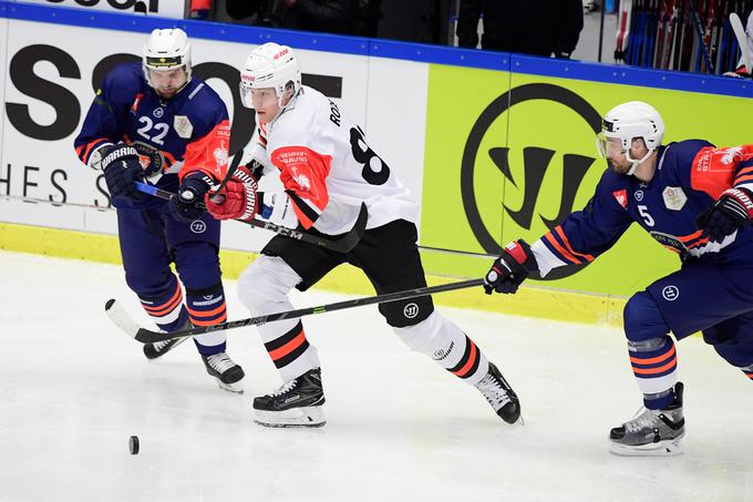 Švedski prvak in podprvak hokejske lige prvakov Växjö Lakers (modri dresi) je po izračunih hockeyarchives le za malo zaostal za prvim mestom, na katerem je drugo leto zapored končal SKA. | Foto: Reuters