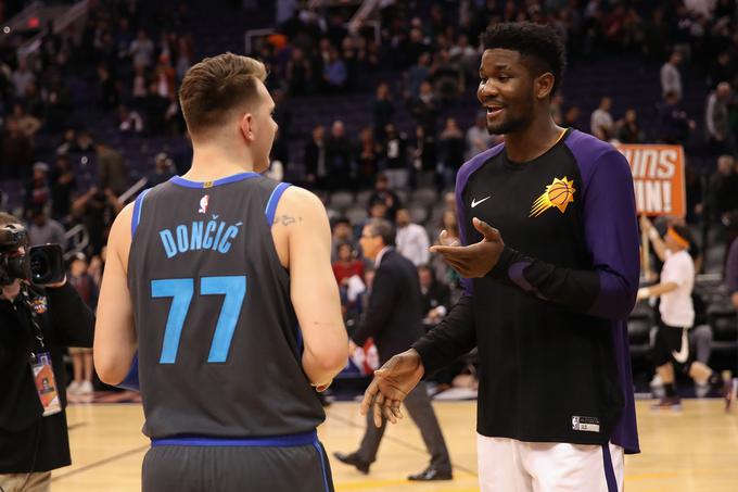 Luka Dončić in Deandre Ayton med novinci presegata povprečje 30 minut na tekmo. | Foto: Getty Images