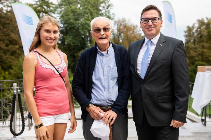 Predsednik AZS Roman Dobnikar v družbi Račiča in Mišmaševe. | Foto: Vid Ponikvar/Sportida