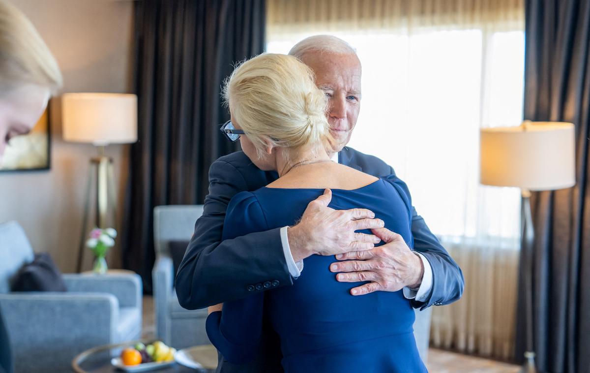 Joe Biden, žena in hči Alekseja Navalnega | Biden je izrazil občudovanje poguma Navalnega in njegove dediščine boja proti korupciji ter za demokratično Rusijo. | Foto Reuters