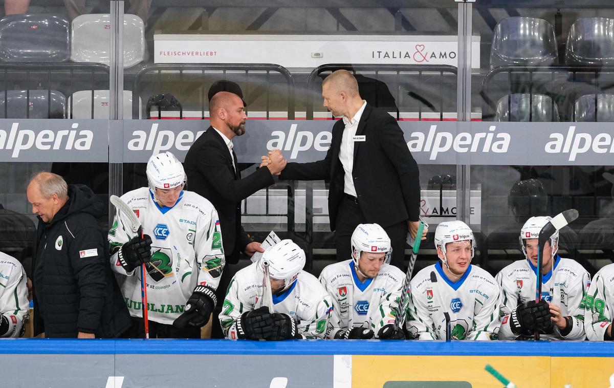 Bolzano HK Olimpija ICEHL Matic Kralj (levo) Mitja Šivic (desno) | Hokejisti Olimpije se z gostovanja pri zadnjem Linzu vračajo z eno točko. | Foto HCB/Vanna Antonello