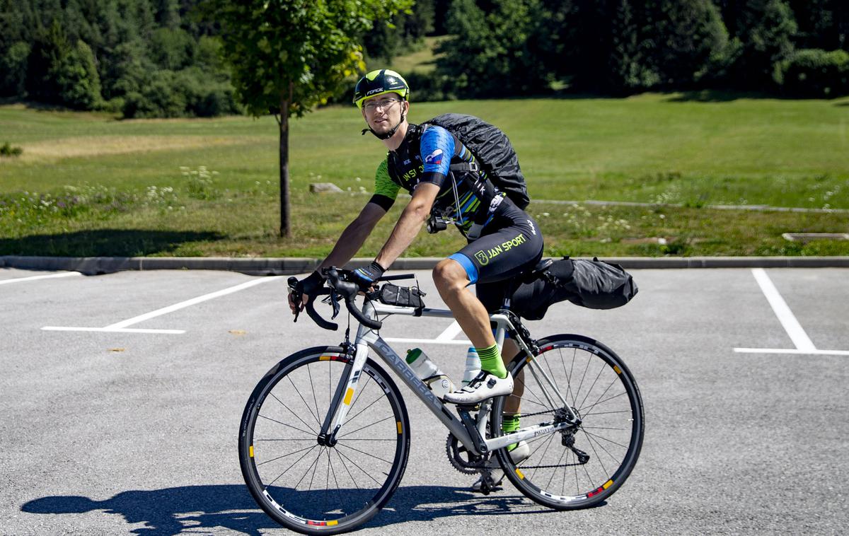 Matjaž Hribljan | En dobrodelni podvig, 13 dni, 212 občin, 2.576 kilometrov. | Foto Ana Kovač