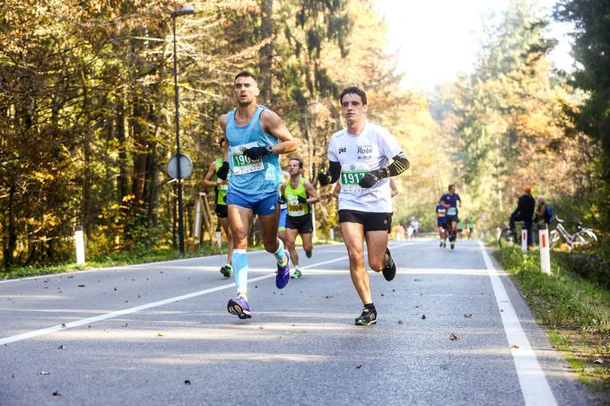 Slovenci se mu zdijo zelo aktiven narod, zato ga toliko bolj preseneča, da veliko mladih kadi. | Foto: Grega Valančič/Sportida