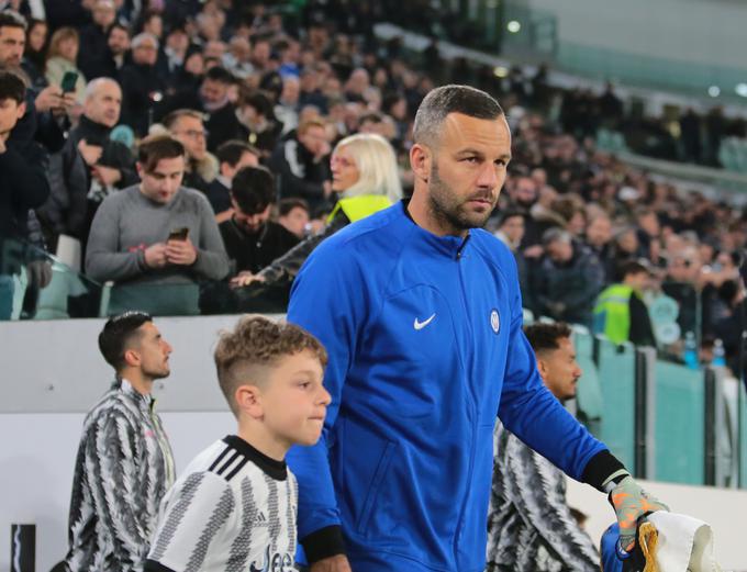 Izkušenemu Slovencu, ki bo poleti dopolnil 39 let, po koncu sezone poteče pogodba z Interjem. | Foto: Guliverimage/Vladimir Fedorenko