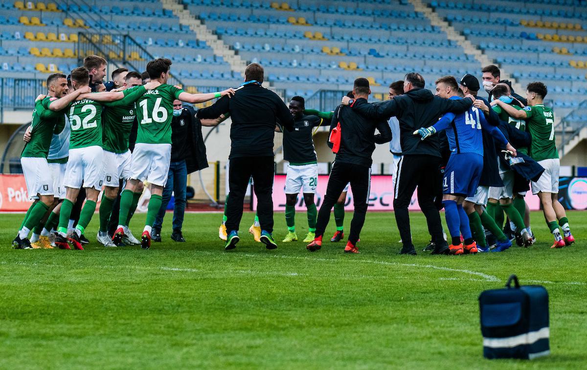 Domžale Olimpija Pokal | Zeleno-beli imajo vse v svojih rokah. Če bodo proti Celju, Taboru in Bravu osvojili vsa sedem točk, se bo "kanta" ne glede ne preostale rezultate 22. maja preselila v Ljubljano. | Foto Grega Valančič/Sportida