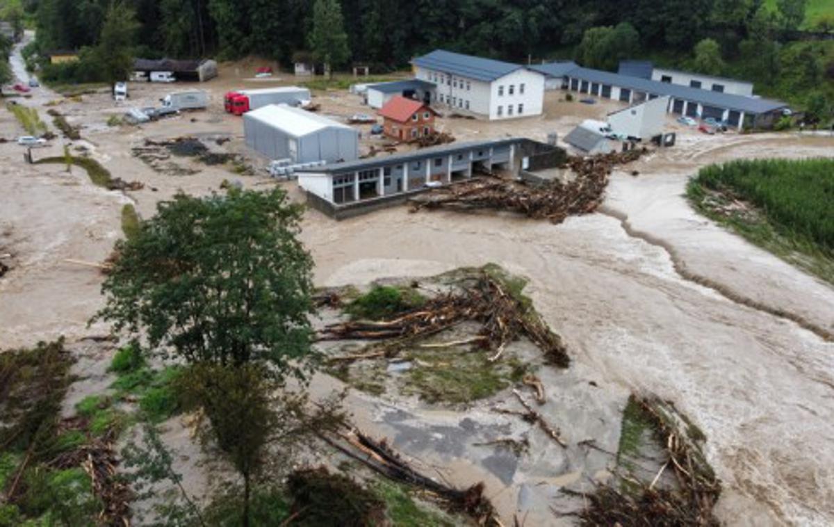 GRS Kamnik, poplave | Denar, zbran na dražbi, bo v celoti namenjen Gorski reševalni službi Kamnik, ki jim je v poplavah uničilo prostore in opremo. | Foto arhiv GRS Kamnik