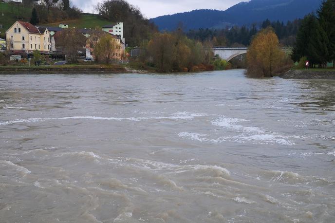 Dravograd ob reki Dravi | V Dravogradu se pripravljajo na napovedan povišan pretok reke. | Foto STA