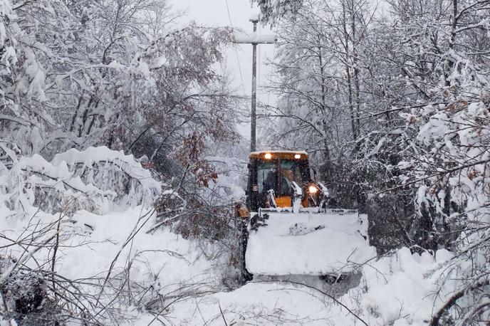 Sneg Hrvaška | V pripravljenosti je 240 ekip zimske službe. | Foto STA