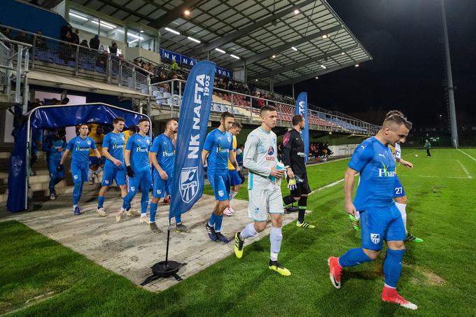 Lendavčani v drugi ligi zaostajajo le za tremi tekmeci. | Foto: Blaž Weindorfer/Sportida