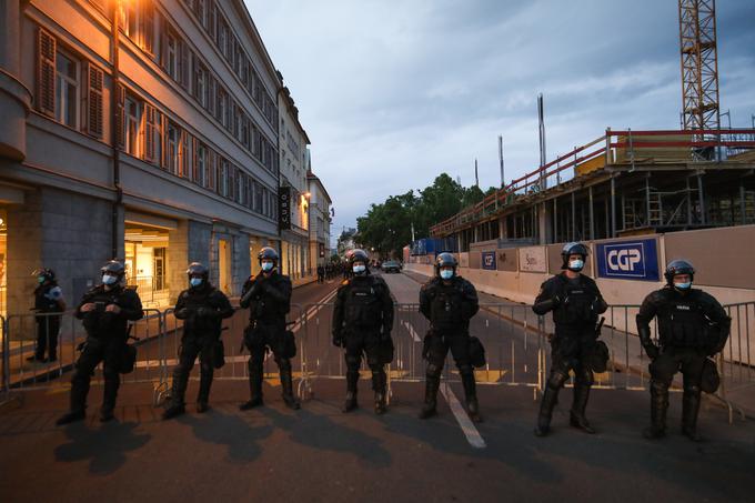 Območje okoli Kongresnega trga je bilo zaprto. | Foto: STA ,