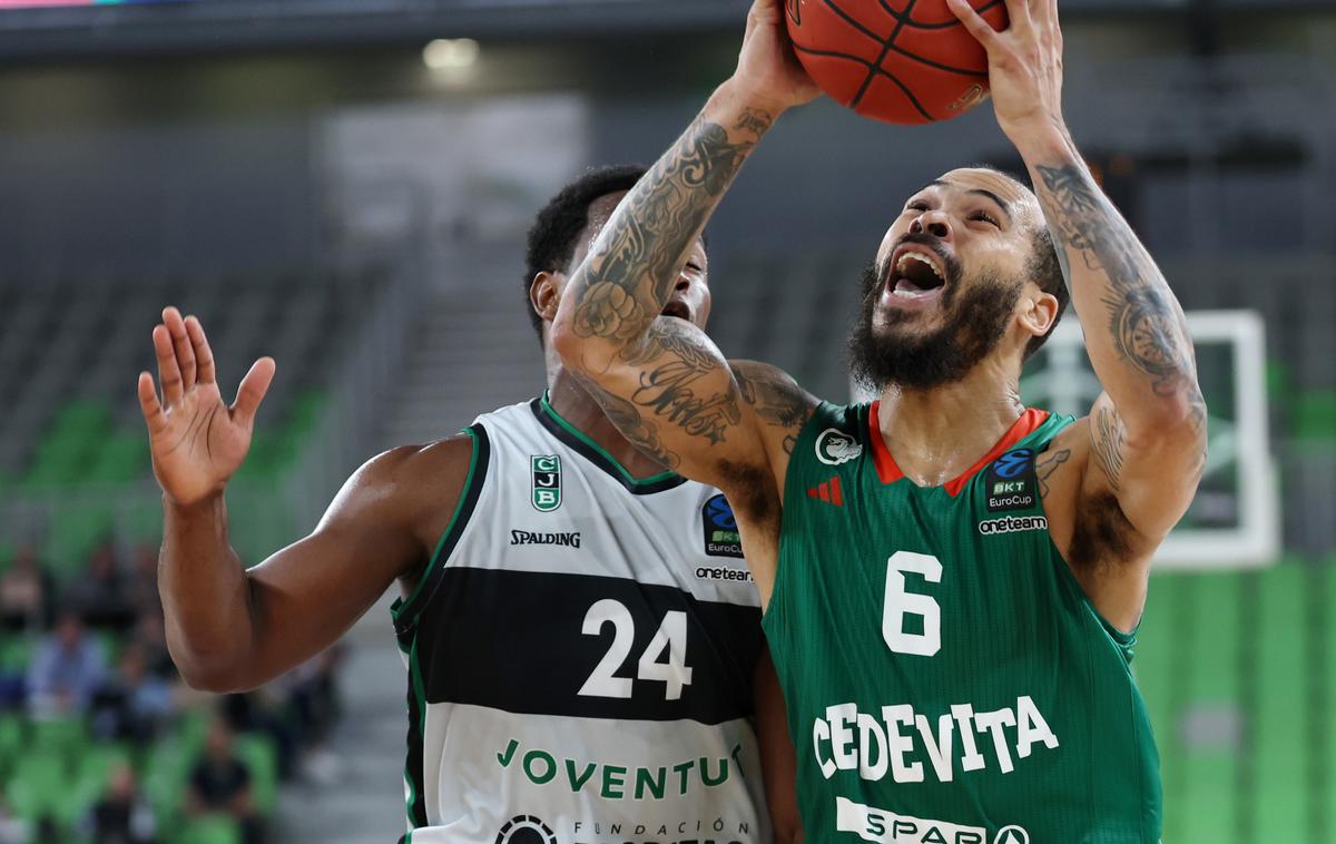 Cedevita Olimpija : Joventut, EuroCup | Cedevita Olimpija je po podaljšku s 87:88 izgubila z Joventutom. | Foto www.alesfevzer.com