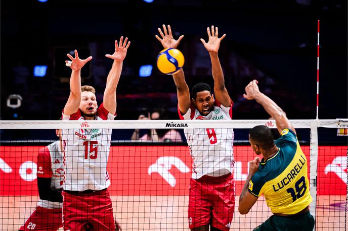 liga narodov, zaključni turnir - Poljska : Brazilija | Poljska reprezentanca je na drugi četrtfinalni tekmi zaključnega turnirja lige narodov v Lodžu premagala Brazilijo s 3:1 (-18, 23, 22, 16). | Foto Volleyball World