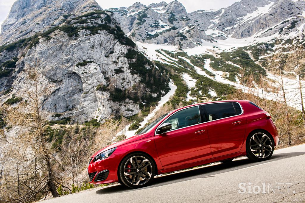 Peugeot 308 GTi - fotogalerija testnega vozila