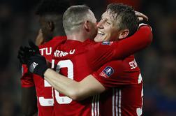 Manchester United zlahka, Liverpoolu spet spodrsnilo