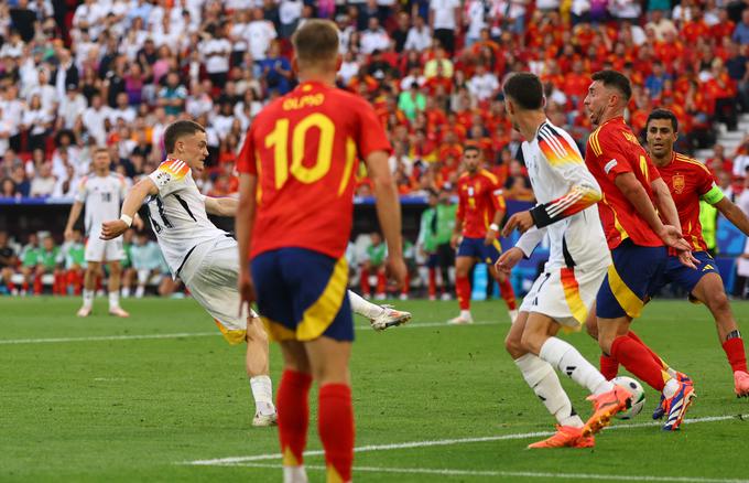 Trenutek, ko je Florian Wirtz izenačil na 1:1. | Foto: Reuters