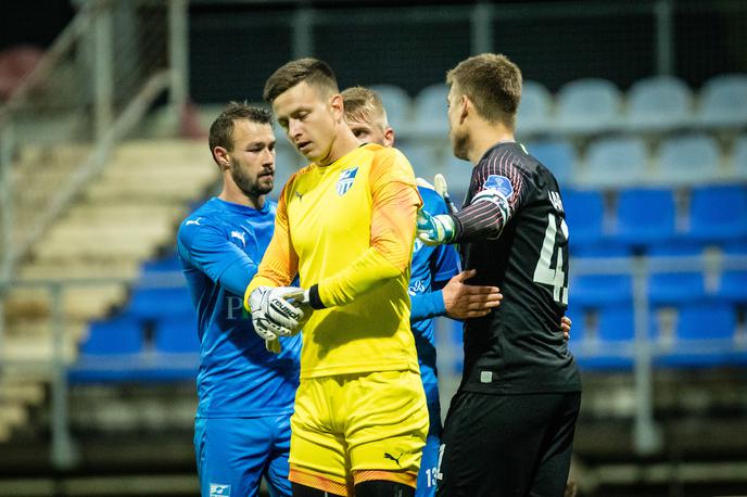 Nafta - Olimpija | Nafta je po napetem četrtfinalnem dvoboju pokala, v katerem je izgubila proti Olimpiji, v drugoligaškem derbiju premagala Krko. | Foto Blaž Weindorfer/Sportida