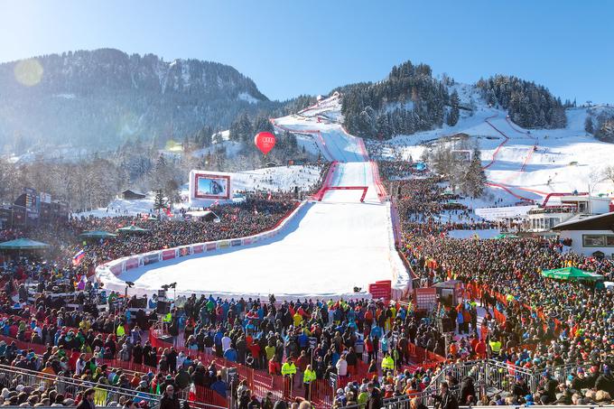 V ciljni areni se je gnetlo ljudi, tudi slavnih. | Foto: Sportida