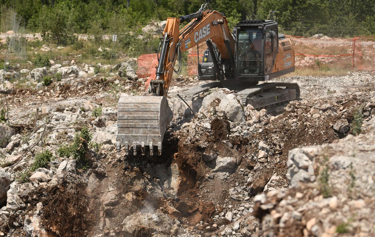 drugi tir | Drugi tir na odseku med Črnim Kalom in Koprom gradi Kolektor CPG v sodelovanju s turškima podjetjema Yapi Merkezi in Özaltin. | Foto STA