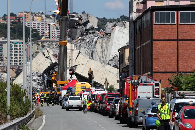 Novih smrtnih žrtev ali preživelih niso našli, tako da ostajajo uradni podatek o žrtvah najmanj 38 mrtvih in 15 poškodovanih. Enajst poškodovanih ostaja v bolnišnicah. | Foto: Reuters