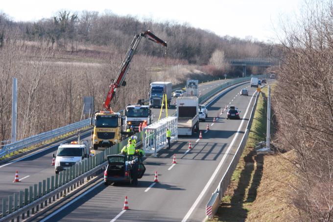 Na poti do večje pretočnosti avtocest: Postavljena prva dva portala elektronskega cestninjenja | Foto: GVO