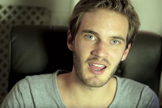 V svojem zadnjem prenosu v živo, ki ga je gledalo več milijonov ljudi, je Felix Kjellberg oziroma PewDiePie, kot ga pozna internet, nekoga ozmerjal z zelo neprimernim slabšalnim izrazom, zaradi česar se je nanj usul plaz kritik. | Foto: YouTube